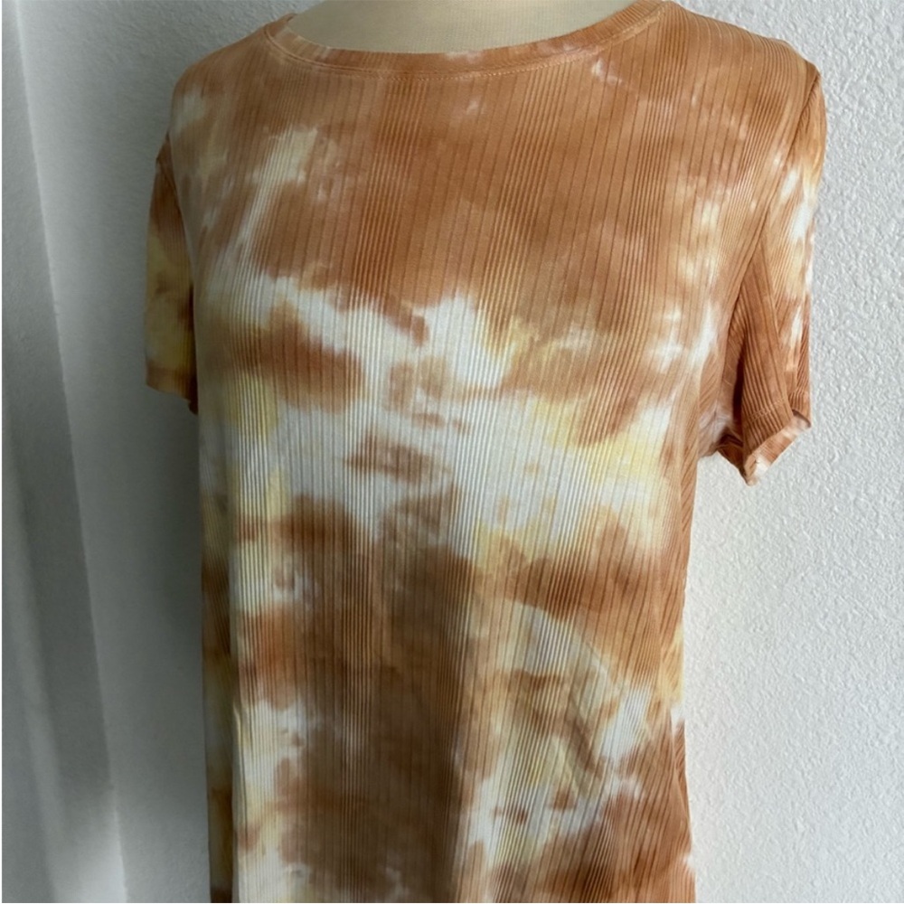 ❤️$10 Torrid ribbed tee - Picture 2 of 4